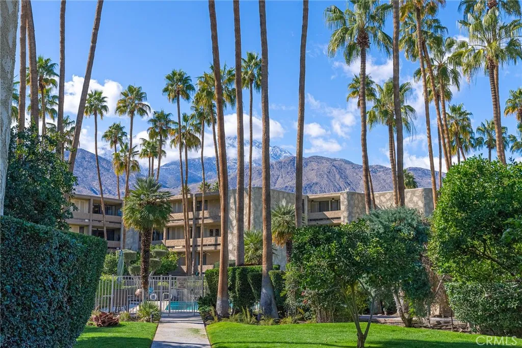 2424 E Palm Canyon Drive 2d, Palm Springs, California 92264 home-pic-27